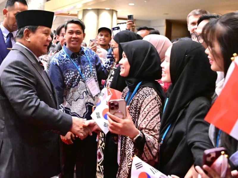 Momen Presiden Prabowo Disambut WNI yang Tinggal di Korea Selatan