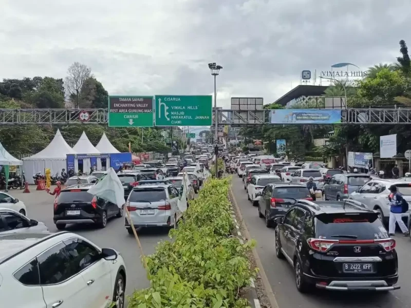 Polres Bogor Tebar 60 Joki Jalur di Puncak Bogor, Dilarang Pungut Uang dari Pengendara