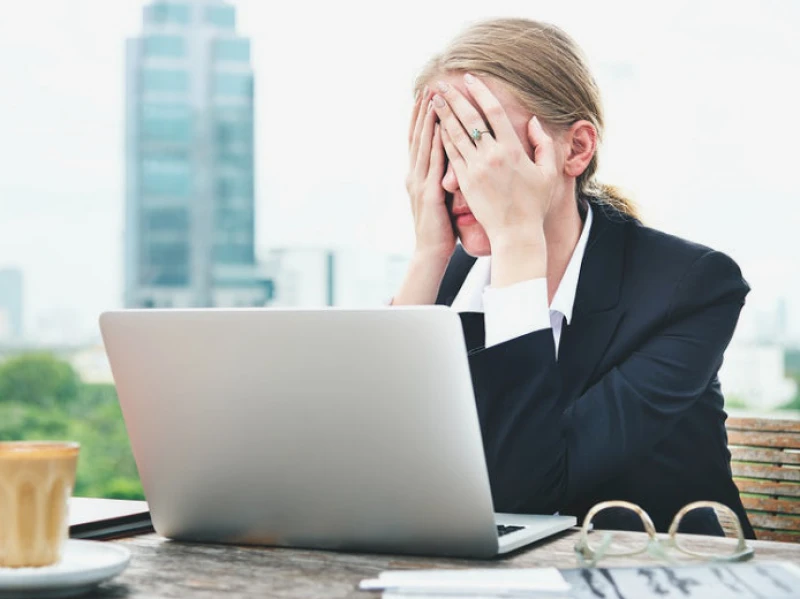 Tips Meredakan Kepala Terasa Berat dan Leher Kaku usai Menatap Layar Seharian