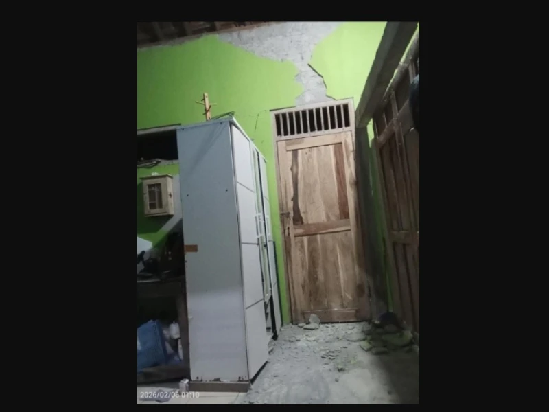 Begini Penampakan Rumah Terdampak Gempa M6,4 di Pacitan