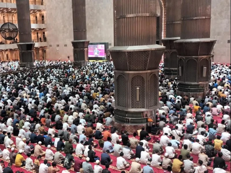 Salat Tarawih Perdana Digelar Malam Ini, Begini Tata Cara dan Bacaannya