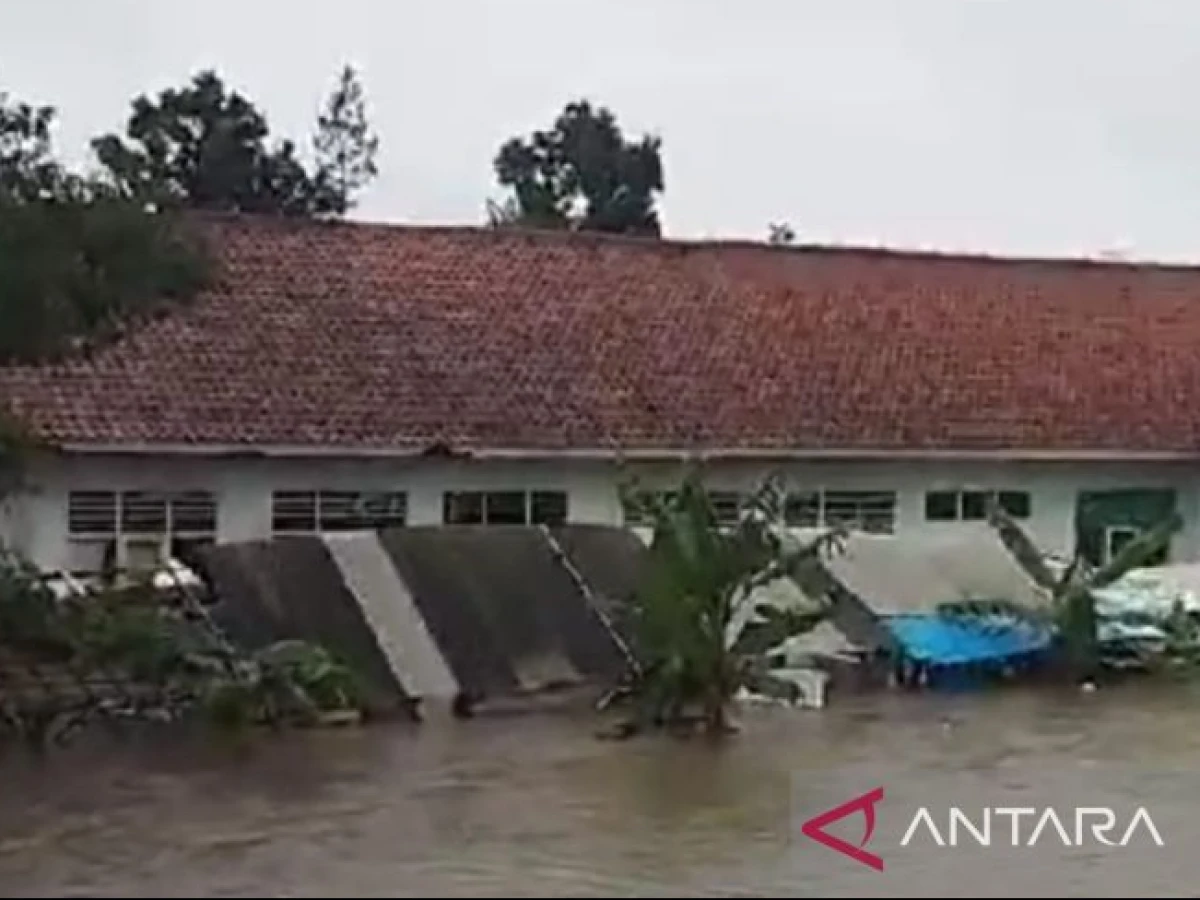 Air Sungai Cibodas Meluap, Puluhan Rumah Terendam Banjir di Cianjur
