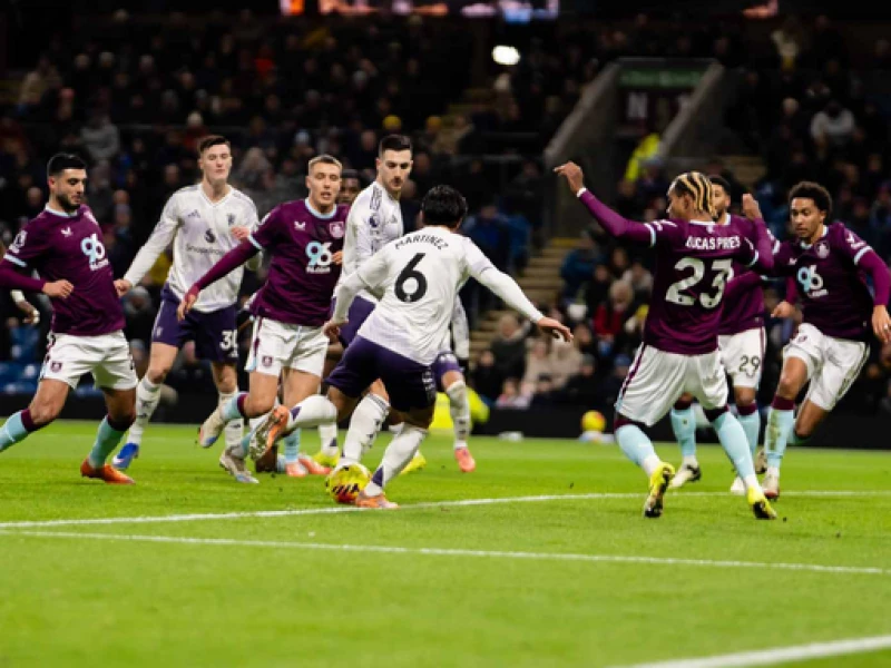 Drama 4 Gol di Burnley! Manchester United Lagi-lagi Gagal Menang