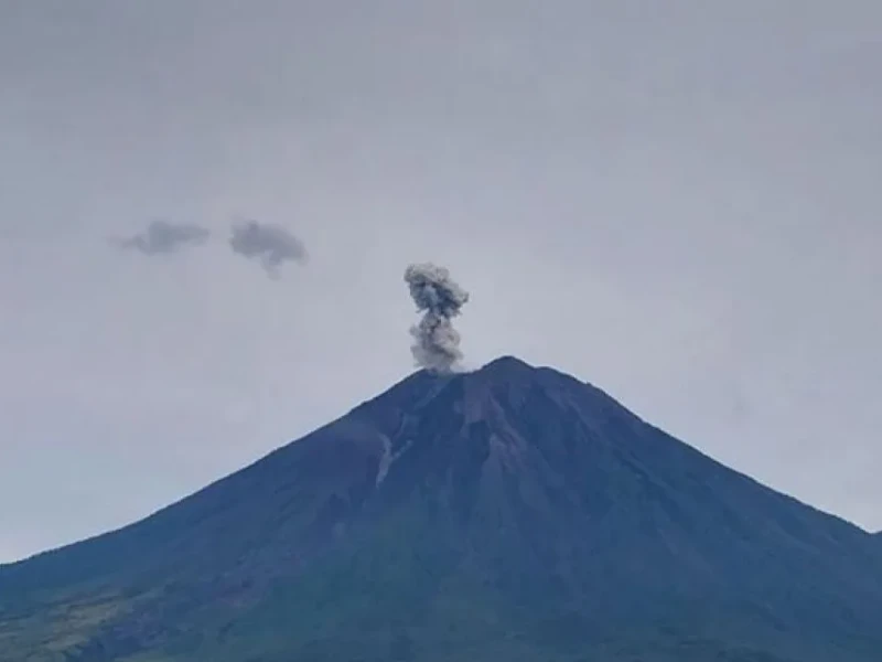 Gunung Semeru 45 Kali Gempa Erupsi dalam 6 Jam, Ini 3 Larangan yang Masih Berlaku