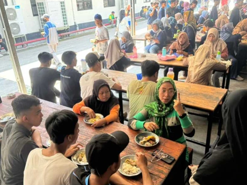 Kisah Karyawan Disabilitas di Pabrik Rokok HS: Menemukan Tempat Kerja Nyaman, Bahkan Sudah Mampu Lunasi Hutang