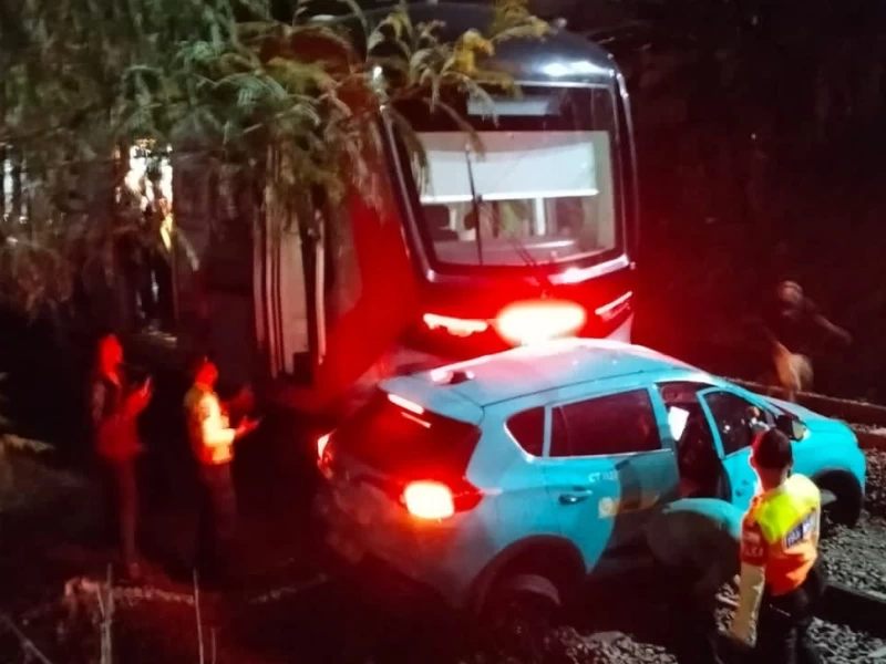 Polda Metro Jaya Ungkap Kronologi Taksi Listrik Mati di Perlintasan hingga Picu Tabrakan Kereta di Bekasi