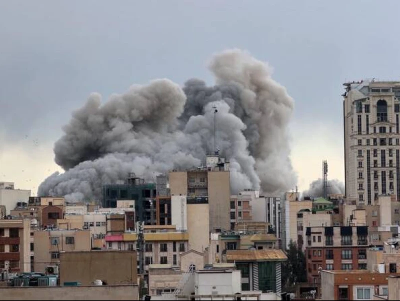 Ledakan di Jantung Teheran, Serangan Udara Guncang Area Bekas Kedutaan AS