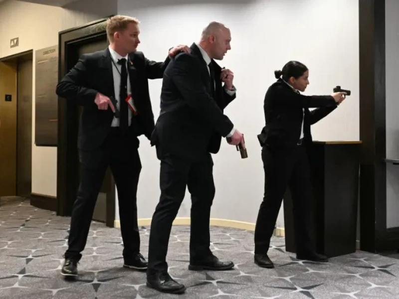 Mencekam! Donald Trump Dievakuasi dari Jamuan Mewah Gedung Putih usai Tembakan Pecah