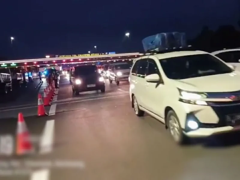 Arus Balik Lebaran di Tol Cikampek Padat, Contraflow Diterapkan di KM 70–36 Menuju Jakarta