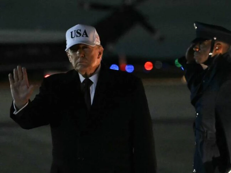 Di Tengah Riuh Demonstrasi, Trump Buka Opsi Serangan Udara ke Iran