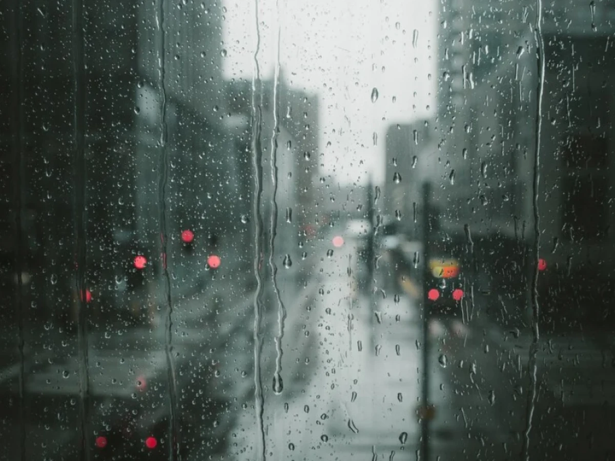 Mayoritas Kota Besar Indonesia Diprediksi Turun Hujan Ringan dan Sedang Hari Ini