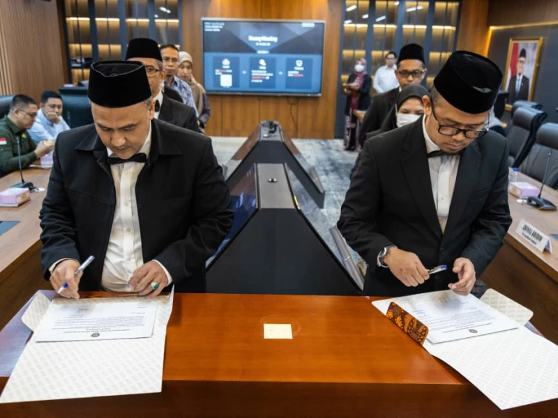 Kemenhaj Gelar Penandatanganan Pakta Integritas Tim AKT untuk Persiapan Haji 2026