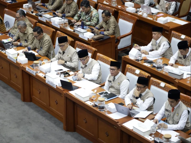 Menhaj Gus Irfan Setop Wacana War Tiket, Pilih Fokus Persiapan Haji 2026